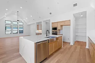 9501 Boathouse Dr, Austin, TX 78744 - Photo 8