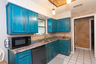 1810 Hermitage Dr, Round Rock, TX 78681 - Photo 8