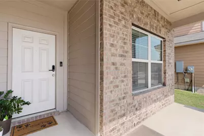 1027 Slight Street, New Braunfels, TX 78130 - Photo 2