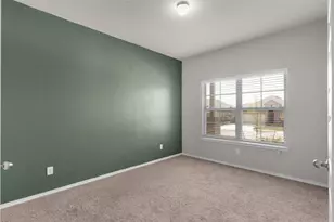 1027 Slight St, New Braunfels, TX 78130 - Photo 4