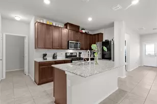 1027 Slight St, New Braunfels, TX 78130 - Photo 6