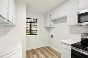 7122 Wood Hollow Dr, Austin, TX 78731 - Photo 12