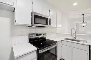 7122 Wood Hollow Dr, Austin, TX 78731 - Photo 12