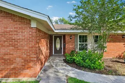 810 Vogel Drive, Lockhart, TX 78644 - Photo 2