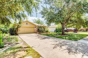 981 Goldenrod St, Kyle, TX 78640 - Photo 6