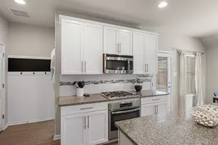 194 Sugar Creek, Buda, TX 78610 - Photo 8