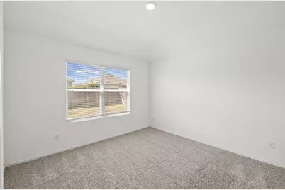 110 Madrid, Kyle, TX 78640 - Photo 14