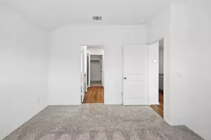 110 Madrid, Kyle, TX 78640 - Photo 16