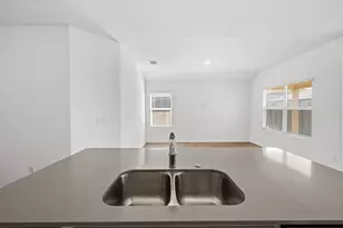 110 Madrid, Kyle, TX 78640 - Photo 6