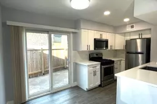 2504 Manor Cir, Austin, TX 78723 - Photo 6