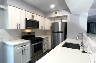 2504 Manor Cir, Austin, TX 78723 - Photo 4