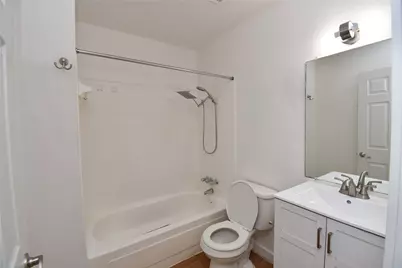300 E Croslin Street #114, Austin, TX 78752 - Photo 4