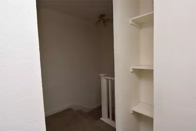 300 E Croslin Street #114, Austin, TX 78752 - Photo 8