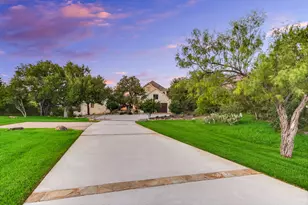3004 Travis Lakeside Dr, Spicewood, TX 78669 - Photo 4