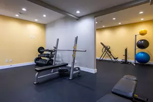 935 La Posada Dr, Austin, TX 78752 - Photo 32