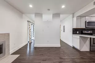 935 La Posada Dr, Austin, TX 78752 - Photo 8