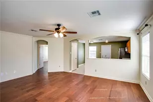 122 Quail Hollow Dr, Hutto, TX 78634 - Photo 8