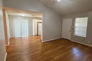 8705 Piney Point Dr, Austin, TX 78729 - Photo 4
