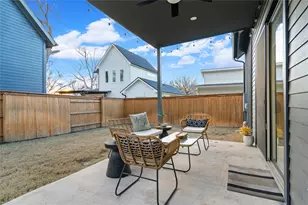 205 W Croslin St, Austin, TX 78752 - Photo 14