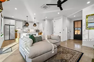 205 W Croslin St, Austin, TX 78752 - Photo 20