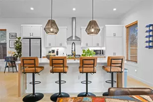 205 W Croslin St, Austin, TX 78752 - Photo 6