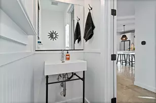 205 W Croslin St, Austin, TX 78752 - Photo 26