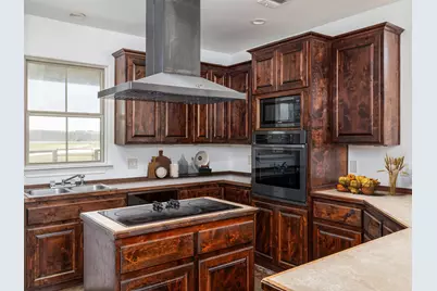 2610 Fm 3061, Thorndale, TX 76577 - Photo 14