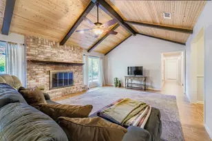 9201 Heatherwood Dr, Austin, TX 78748 - Photo 10