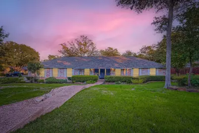 9201 Heatherwood Drive, Austin, TX 78748 - Photo 2