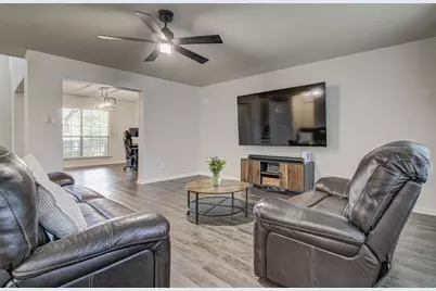 10614 Black Wolf Bay, San Antonio, TX 78245 - Photo 6