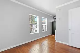 204 E 30th St, Austin, TX 78705 - Photo 6