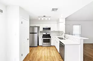 10604 Lanshire Dr, Austin, TX 78758 - Photo 10