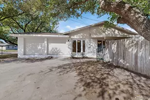 812 George St, Taylor, TX 76574 - Photo 4
