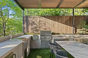 2108 Matthews Dr, Austin, TX 78703 - Photo 30
