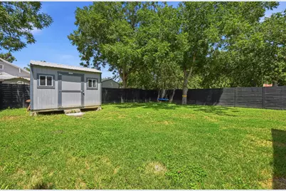 811/ 813 S Commerce Street, Lockhart, TX 78644 - Photo 28