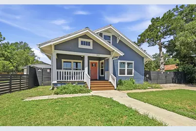 811/ 813 S Commerce Street, Lockhart, TX 78644 - Photo 2