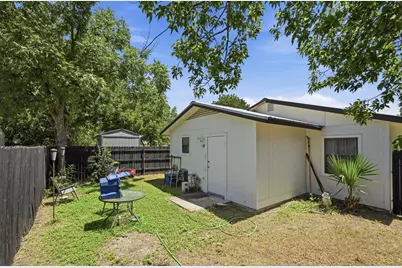 811/ 813 S Commerce Street, Lockhart, TX 78644 - Photo 34