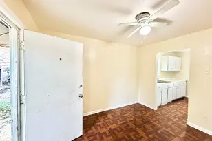6257 Manor Rd, Austin, TX 78723 - Photo 14
