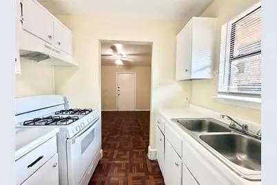 6257 Manor Road #B, Austin, TX 78723 - Photo 10