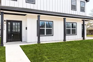 600 Kimbro St, Taylor, TX 76574 - Photo 2