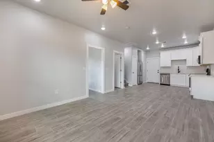 600 Kimbro St, Taylor, TX 76574 - Photo 6