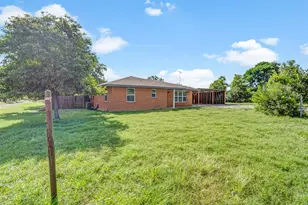 1708 Woodcrest Dr, Marble Falls, TX 78654 - Photo 2