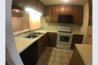 806 W 24th Street #304, Austin, TX 78705 - Photo 10