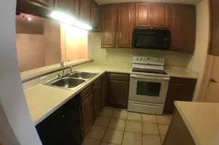 806 W 24th St, Austin, TX 78705 - Photo 10