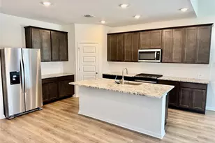 202 Coopers Hawk Crst, Cedar Creek, TX 78612 - Photo 2