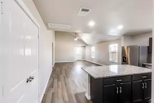 406 Camellia Dr, Hutto, TX 78634 - Photo 6