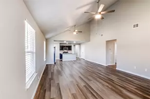 406 Camellia Dr, Hutto, TX 78634 - Photo 8