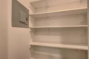 11112 Parkfield Dr, Austin, TX 78758 - Photo 14