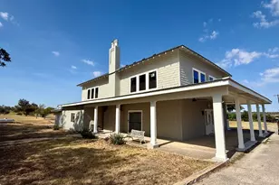 1102 Beech St, Taylor, TX 76574 - Photo 2