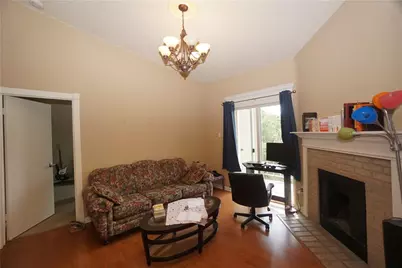 114 E 31st Street #306, Austin, TX 78705 - Photo 2